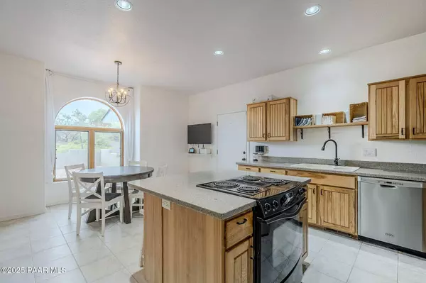 17862 E Hummingbird LN, Mayer, AZ 86333