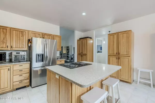 17862 E Hummingbird LN, Mayer, AZ 86333