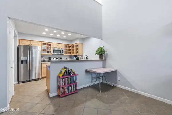 3302 E AIRE LIBRE Avenue #102, Phoenix, AZ 85032