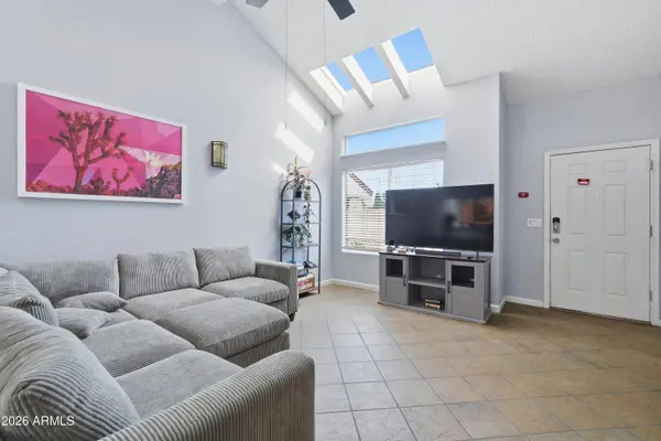 3302 E AIRE LIBRE Avenue #102, Phoenix, AZ 85032