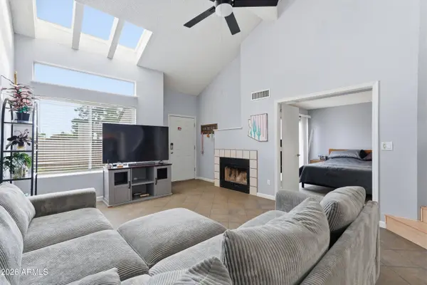 3302 E AIRE LIBRE Avenue #102, Phoenix, AZ 85032