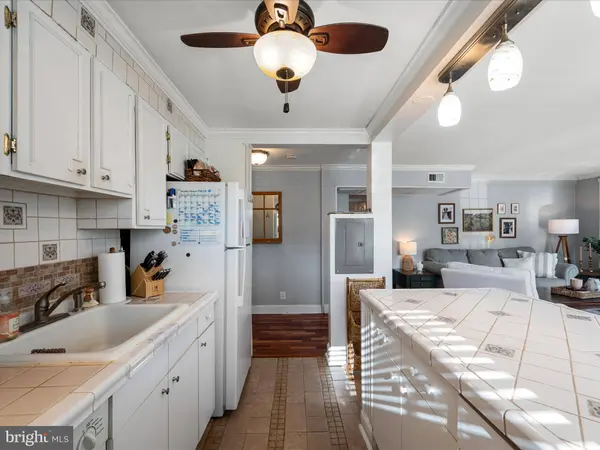 6620 BOULEVARD VW #A2, Alexandria, VA 22307