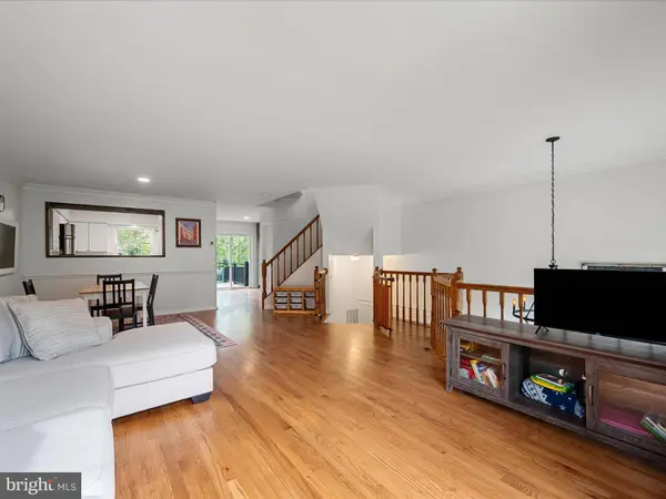 892 TALL OAKS SQ SE, Leesburg, VA 20175
