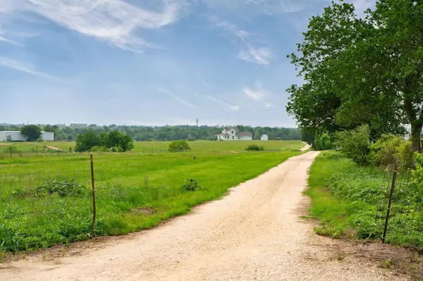 1662 County Road 465, Coupland, TX 78615