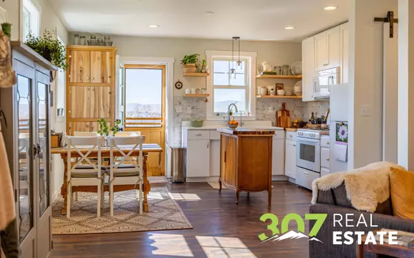 908 Lane 11, Powell, WY 82435