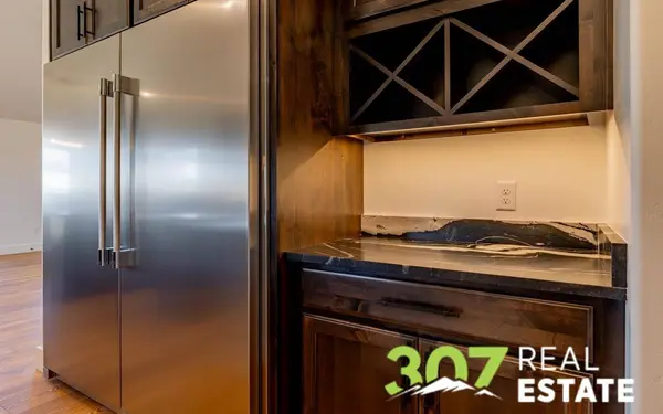155 Road 20, Cody, WY 82414