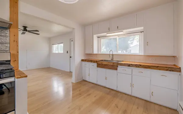 384 S Gilbert St, Powell, WY 82435
