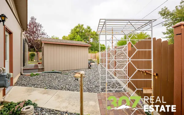 1225 Meadow Ln Ct, Cody, WY 82414