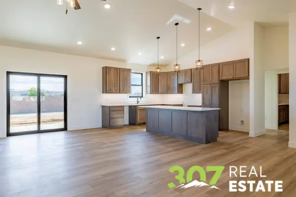 1010 Morning Glory Ln, Powell, WY 82435