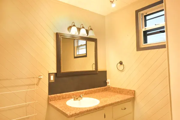 427 N Bernard St, Powell, WY 82435