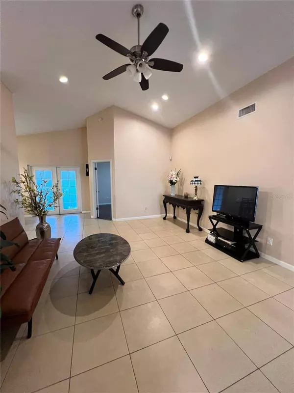 321 RIVER CHASE DR, Orlando, FL 32807