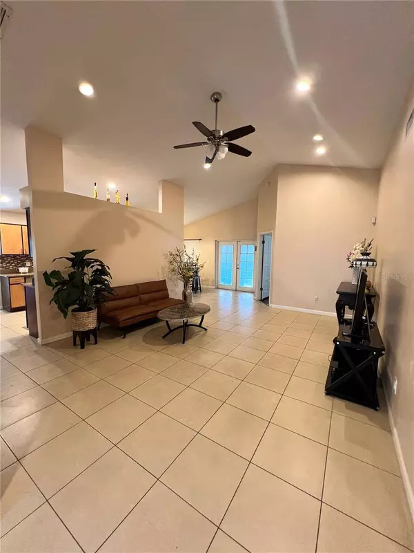 321 RIVER CHASE DR, Orlando, FL 32807