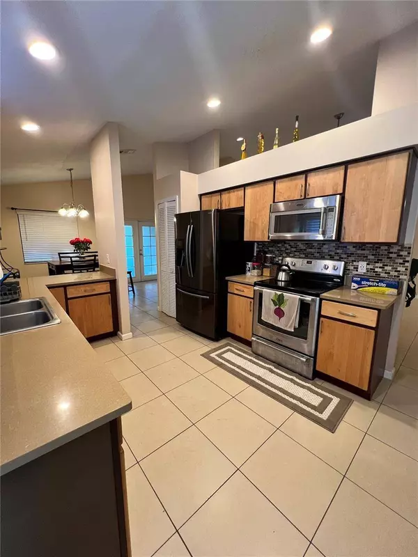 321 RIVER CHASE DR, Orlando, FL 32807