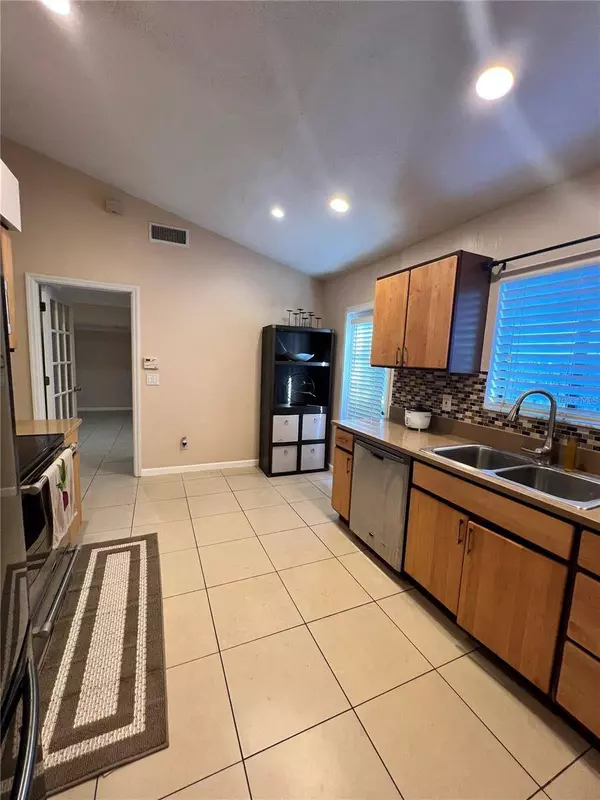 321 RIVER CHASE DR, Orlando, FL 32807