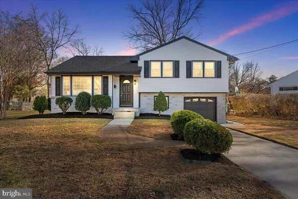 51 HOLLY DR, West Deptford, NJ 08096