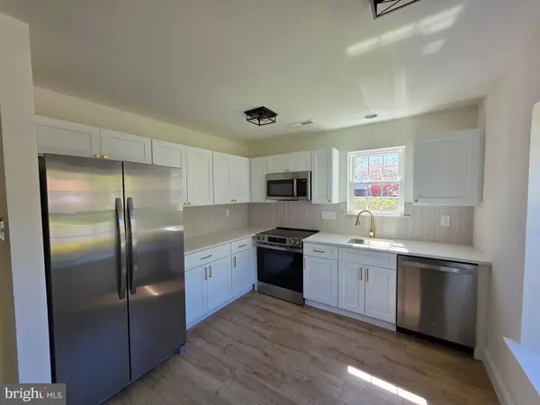 38 PINECREST DR, Woodbury, NJ 08096