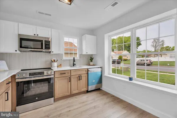 20 LAKEBRIDGE DR, Deptford, NJ 08096