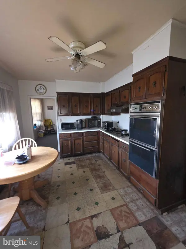 725 HESSIAN AVE, National Park, NJ 08063