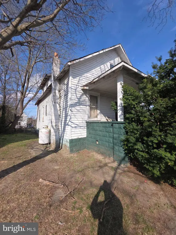 725 HESSIAN AVE, National Park, NJ 08063