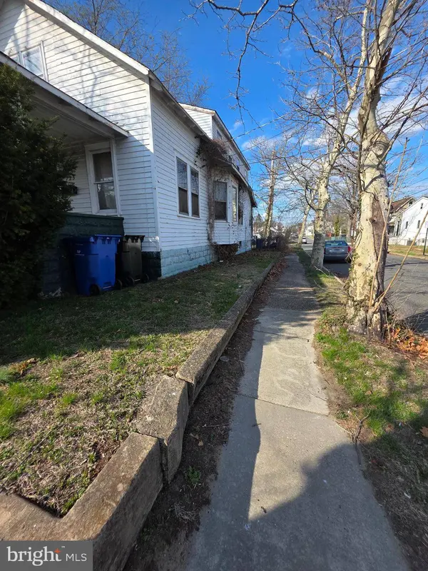 725 HESSIAN AVE, National Park, NJ 08063