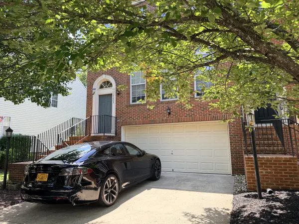 19232 Kepharts Mill Ter, Leesburg, VA 20176-3864