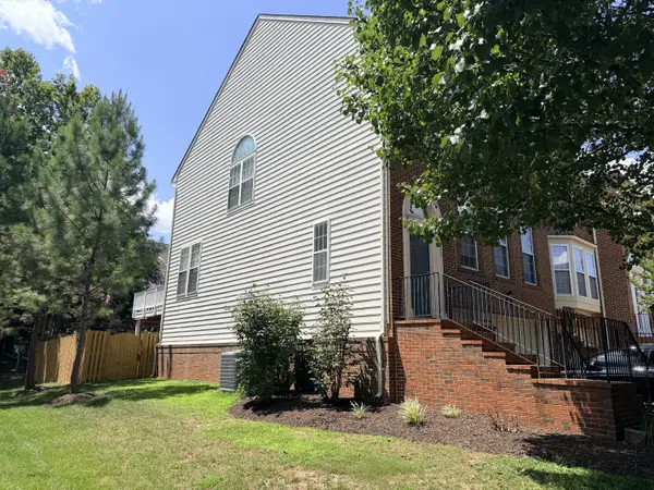 19232 Kepharts Mill Ter, Leesburg, VA 20176-3864