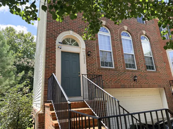 19232 Kepharts Mill Ter, Leesburg, VA 20176-3864