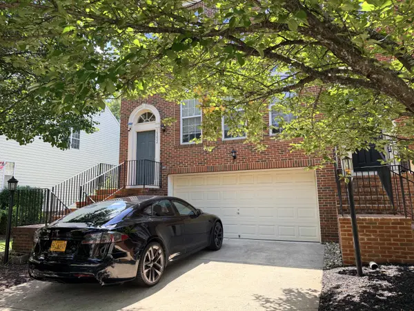 19232 Kepharts Mill Ter, Leesburg, VA 20176-3864