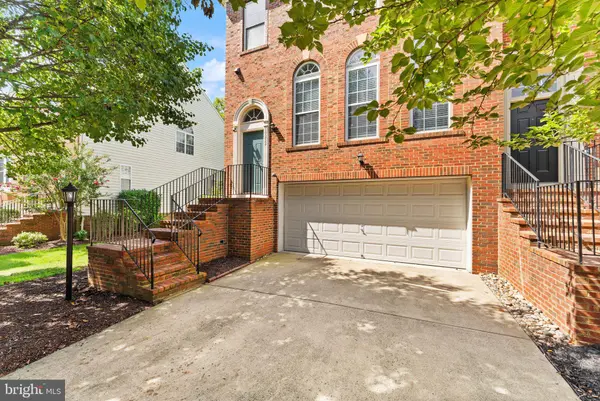 19232 KEPHARTS MILL TER, Leesburg, VA 20176