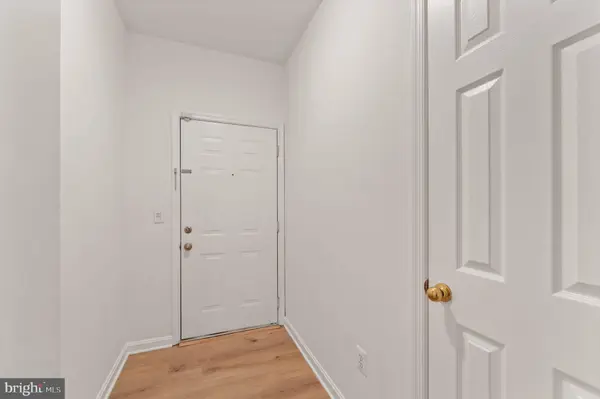 20453 CHESAPEAKE SQ #103, Sterling, VA 20165