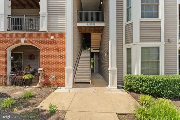 20453 CHESAPEAKE SQ #103, Sterling, VA 20165