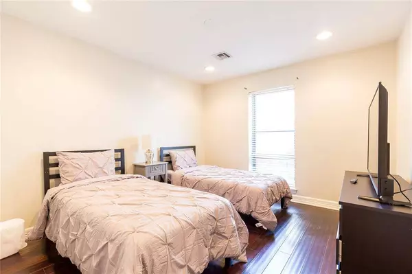 14402 Chevy Chase DR, Houston, TX 77077