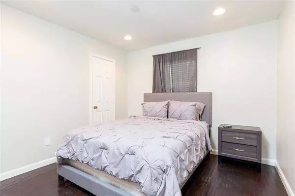 14402 Chevy Chase DR, Houston, TX 77077