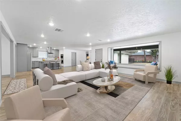 10011 Cliffwood DR, Houston, TX 77035