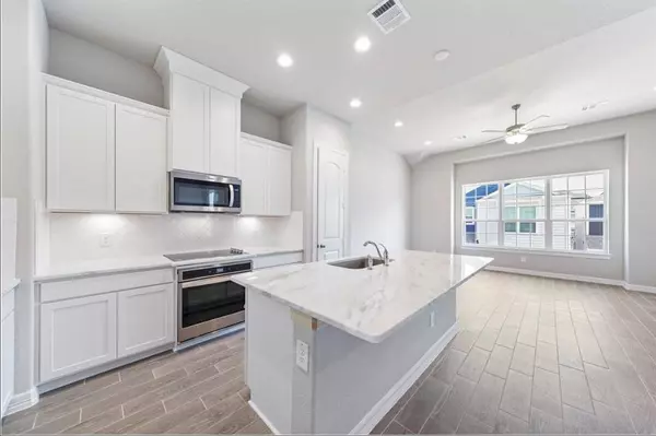 11013 Crescent Light Way, Houston, TX 77043