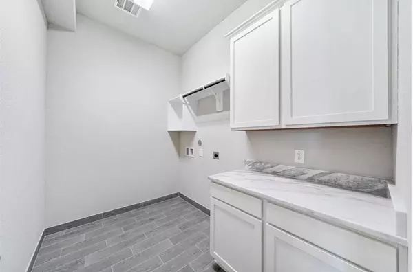 11013 Crescent Light Way, Houston, TX 77043