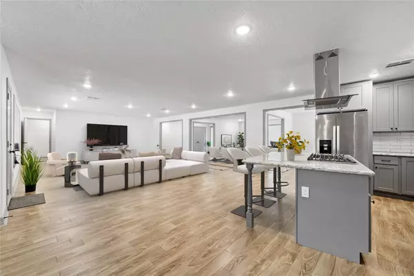 10011 Cliffwood DR, Houston, TX 77035