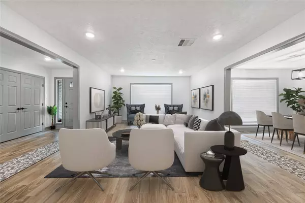 10011 Cliffwood DR, Houston, TX 77035