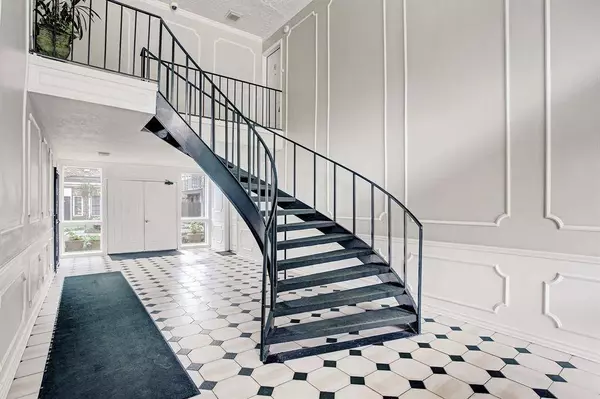 3400 Timmons Lane #2, Houston, TX 77027