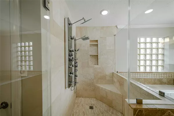 4319 Woodvalley DR, Houston, TX 77096