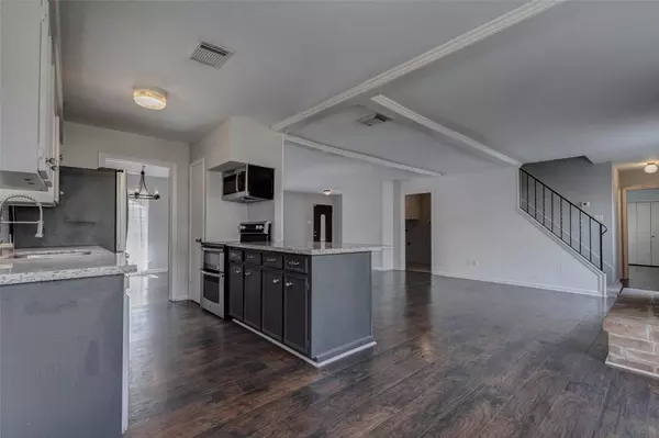 12710 Westleigh DR, Houston, TX 77077