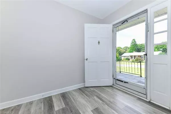 223 Beaucrest RD, Kernersville, NC 27284