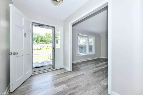 223 Beaucrest RD, Kernersville, NC 27284