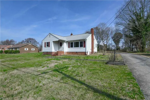 416 Greenwood DR, High Point, NC 27262