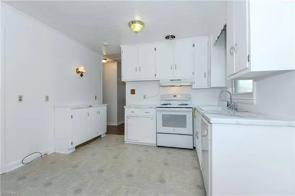 416 Greenwood DR, High Point, NC 27262