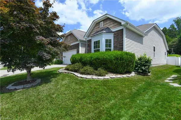 5019 Brian Center LN, Winston-salem, NC 27106