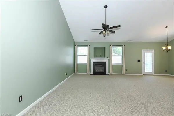 5019 Brian Center LN, Winston-salem, NC 27106