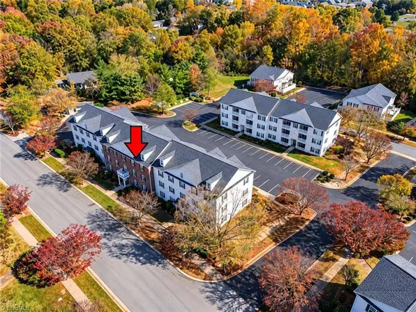 5205 Lambeth Farm LN, Kernersville, NC 27284