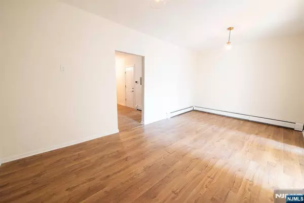 7723 Bergenline AVE #2, North Bergen, NJ 07047