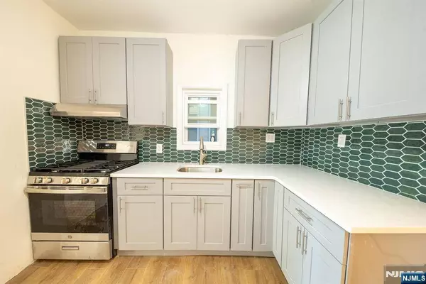 7723 Bergenline AVE #2, North Bergen, NJ 07047